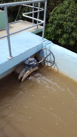 Van dẫn nước vào bể lắng